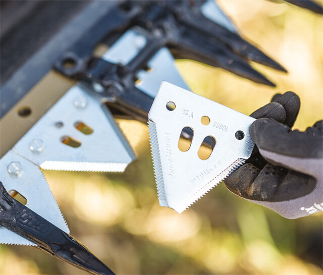 TruFlex Razor | Draper Heads | Products | Geringhoff | Head of the ...